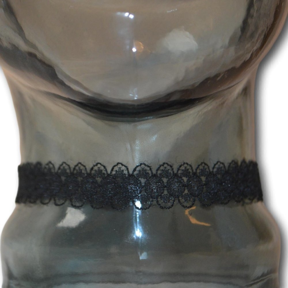 Delicate Lace Black Stretch Choker Necklace ~ NEW